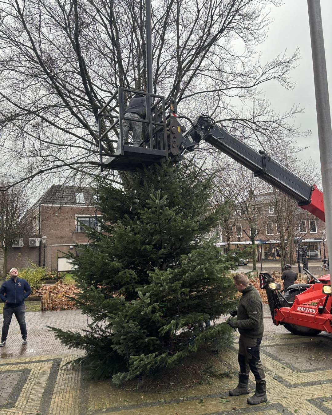 600383411_1334450105388377_1388711424412544813_n